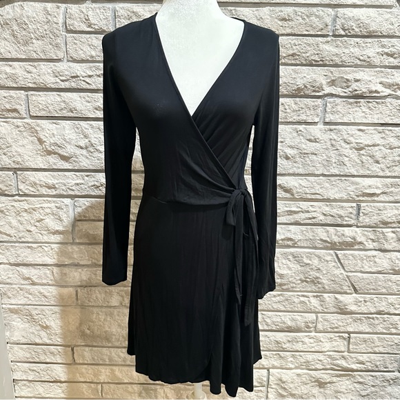 Express Dresses & Skirts - Express faux wrap black dress